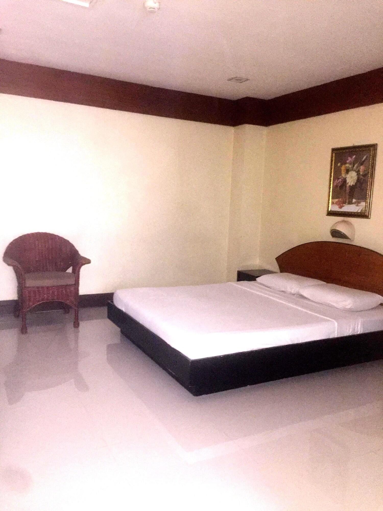 Paragon Suites Cebu Exterior photo