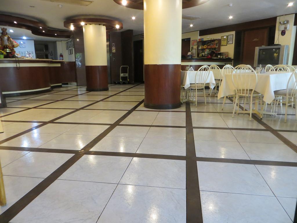 Paragon Suites Cebu Exterior photo