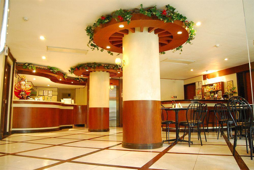 Paragon Suites Cebu Exterior photo