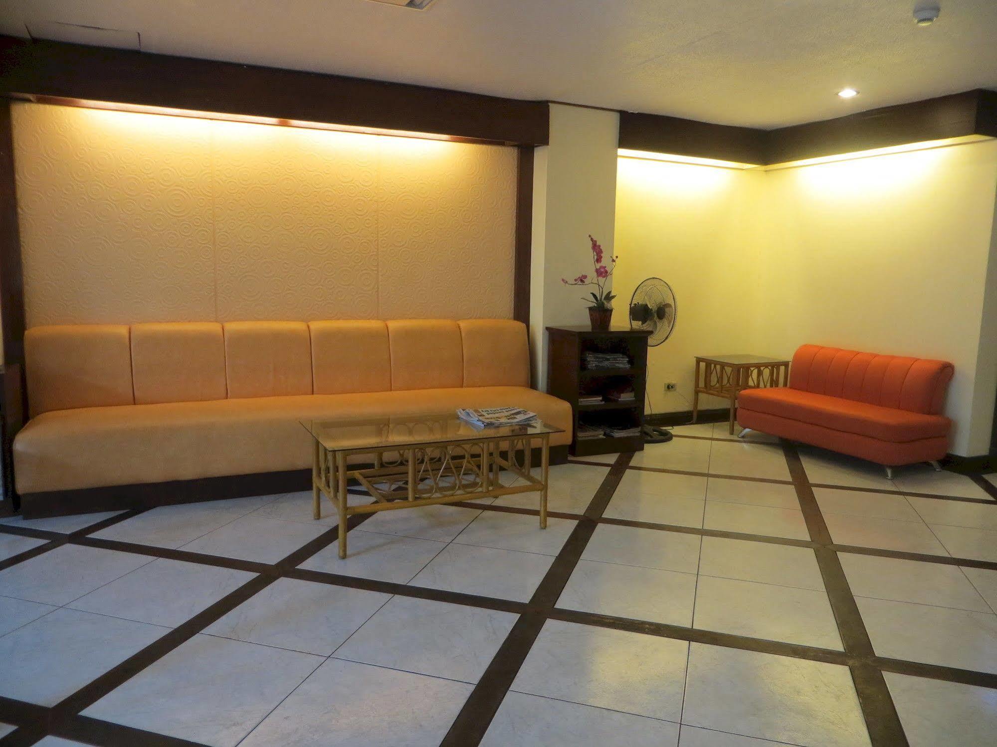 Paragon Suites Cebu Exterior photo