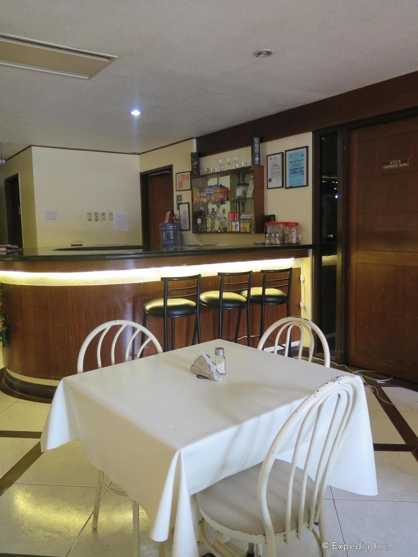 Paragon Suites Cebu Exterior photo