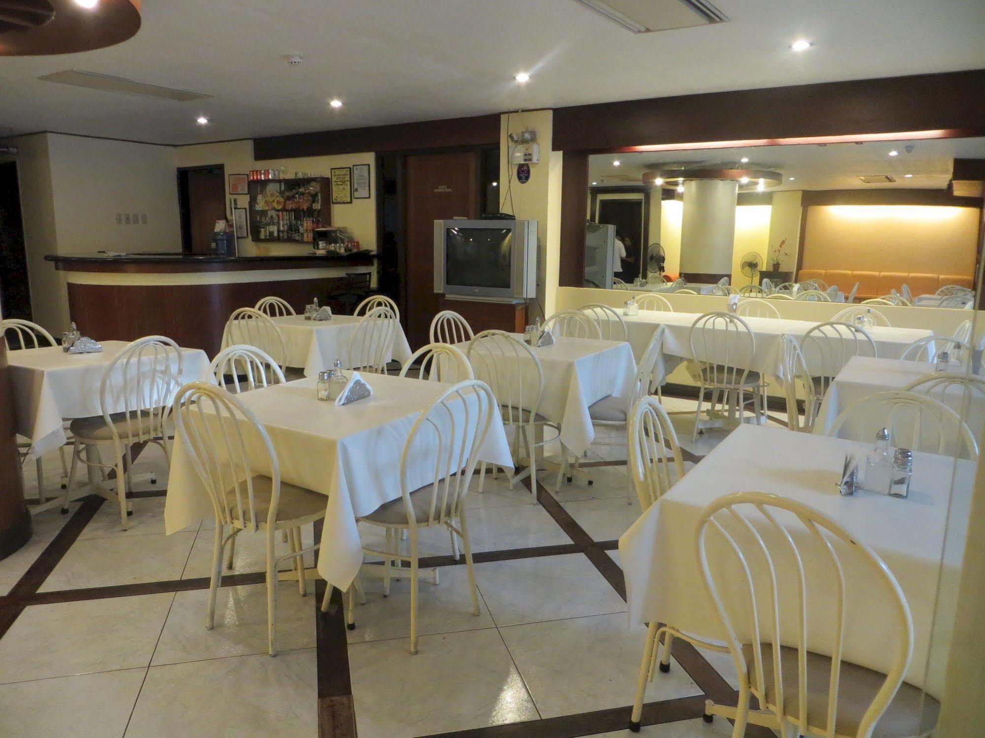 Paragon Suites Cebu Exterior photo