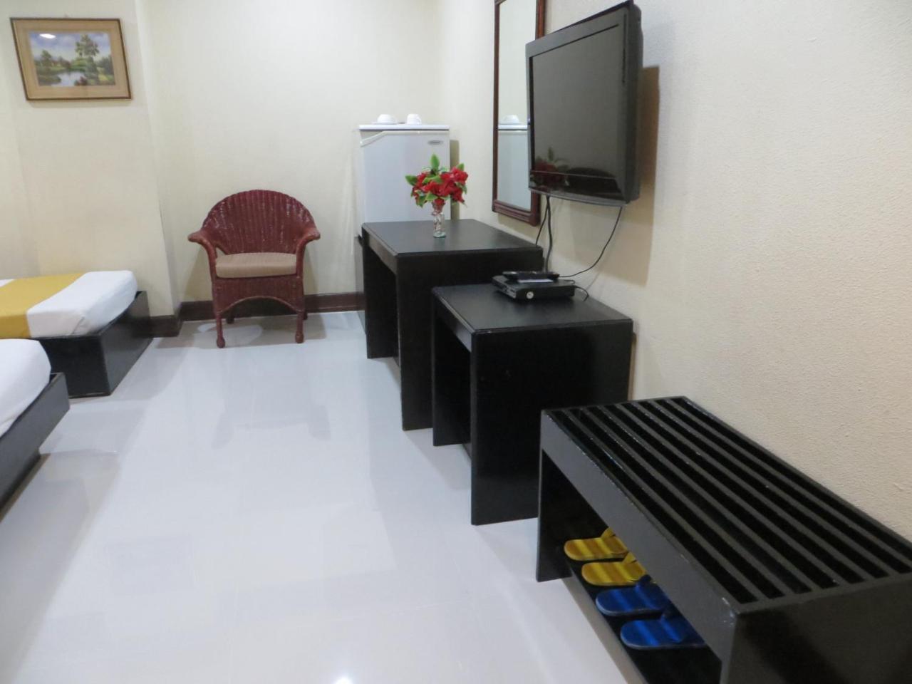 Paragon Suites Cebu Exterior photo