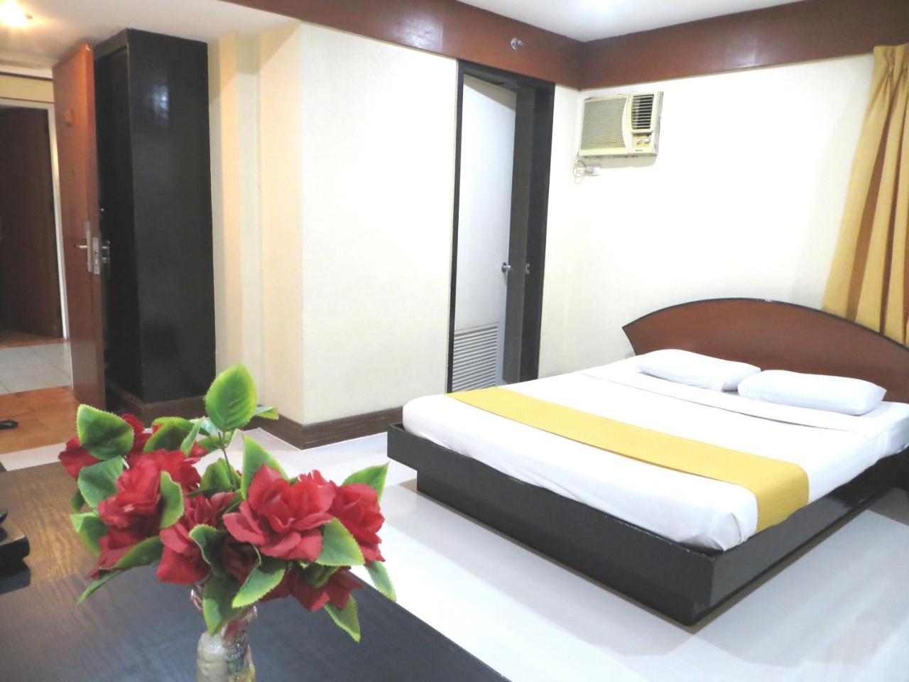 Paragon Suites Cebu Exterior photo