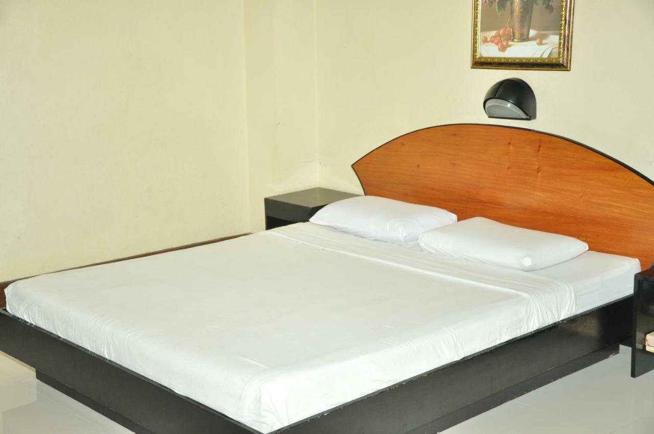 Paragon Suites Cebu Exterior photo